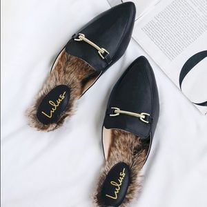 NEVER WORN Lulu’s Open back fur loafers